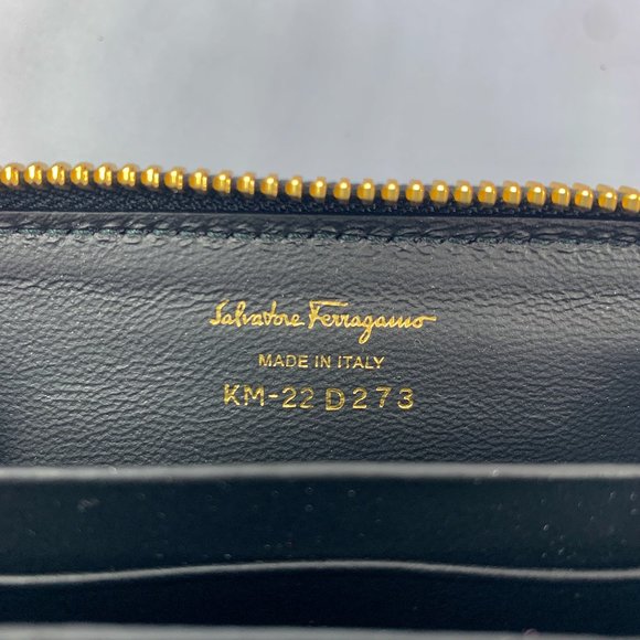 Salvatore Ferragamo Leather Change Purse in Nero NEW IN BOX - Picture 9 of 10